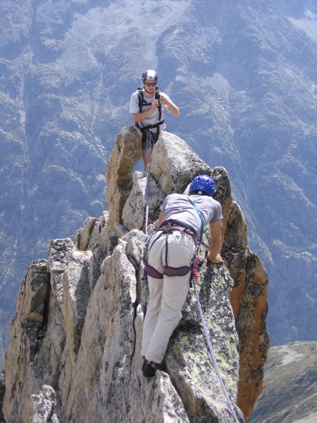 03-09-05_14-25_047_J_