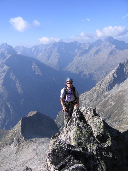 04-09-05_09-29_113_J_